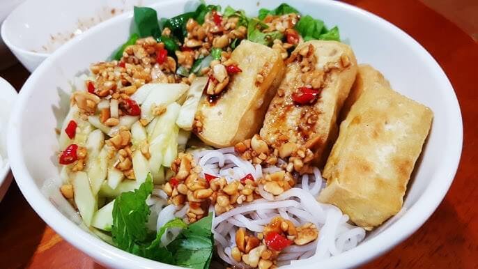 Bún trộn đậu phụ